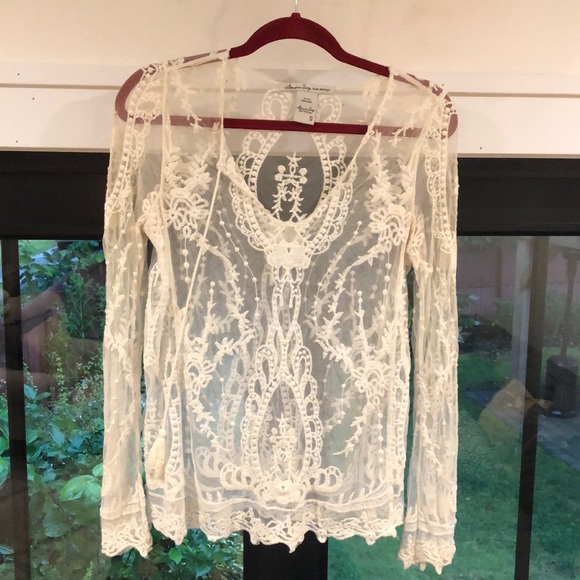 Mesh/lace long sleeve light and airy shirt - Picture 2 of 4